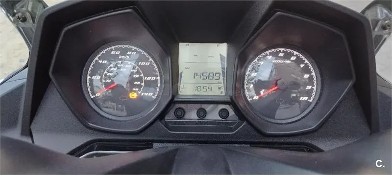 Kymco Super Dink 125 – Vista 6