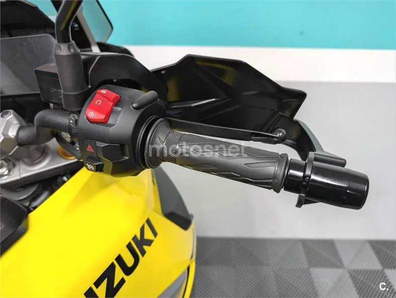 Suzuki V-Strom 1050 – Vista 12