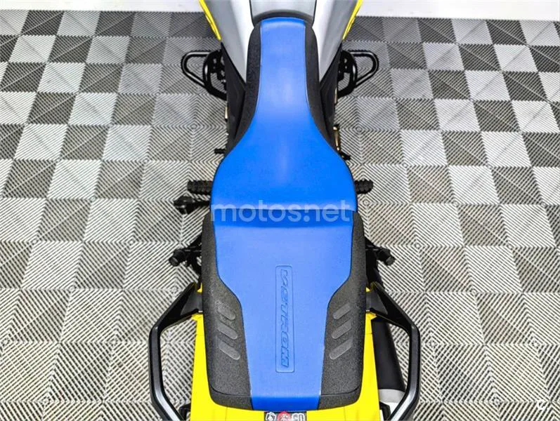 Suzuki V-Strom 1050 – Vista 9