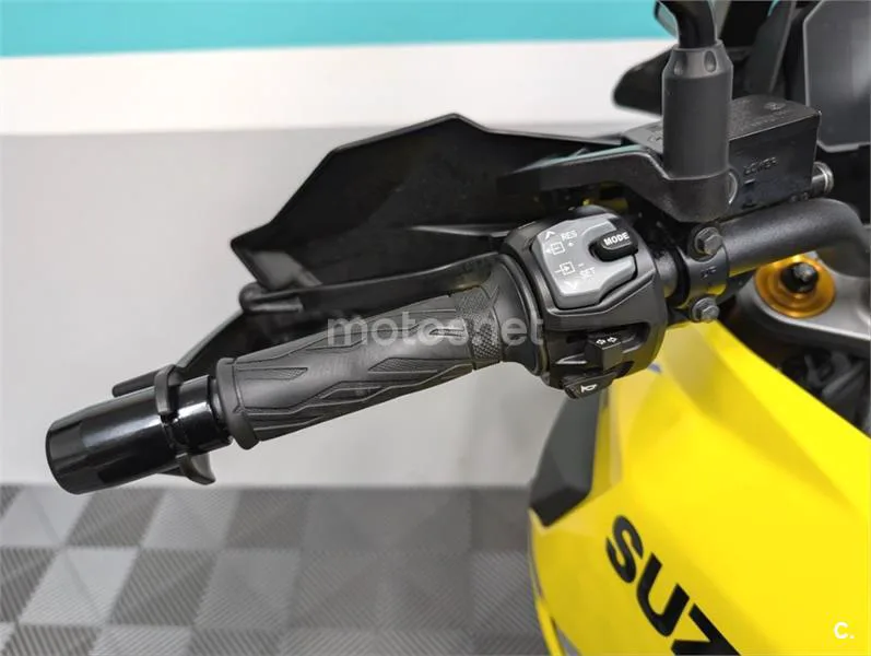 Suzuki V-Strom 1050 – Vista 10