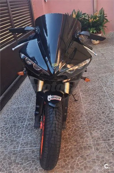 Yamaha R6 – Vista 9