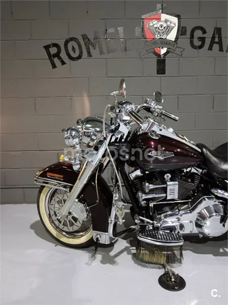Harley-Davidson Road King Classic – Vista 16