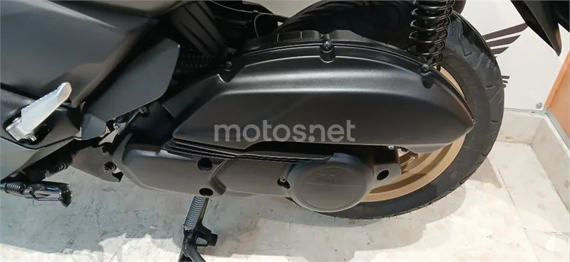 Yamaha XMAX 125 – Vista 8