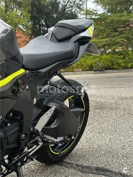 Kawasaki ZX-6R – Vista 2