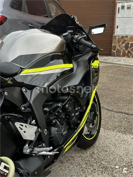 Kawasaki ZX-6R – Vista 10