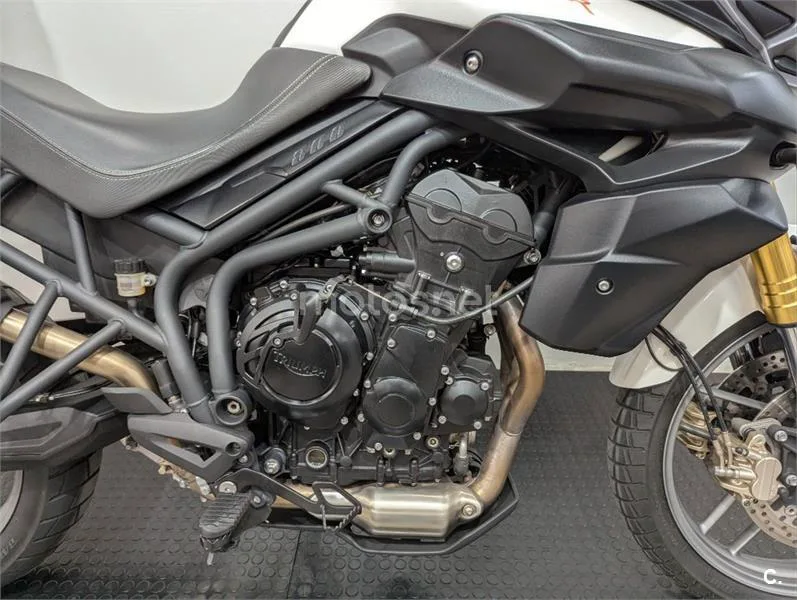 Triumph Tiger 800 – Vista 7
