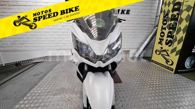 Kawasaki J300 – Vista 18