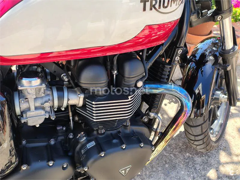 Triumph Bonneville – Vista 5