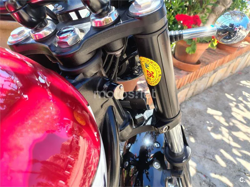 Triumph Bonneville – Vista 6