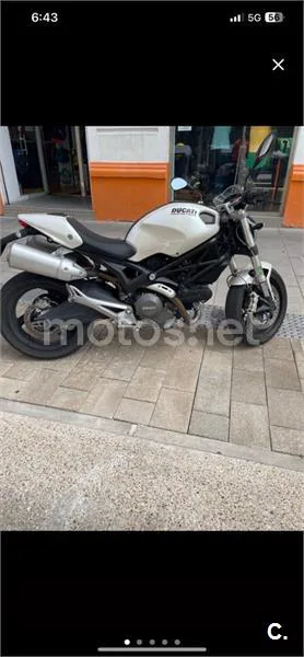 Ducati Monster 696 – Vista 3