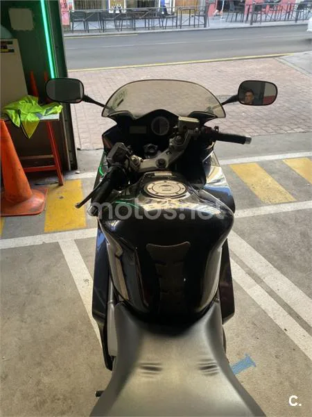 Honda VFR 800 FI – Vista 11