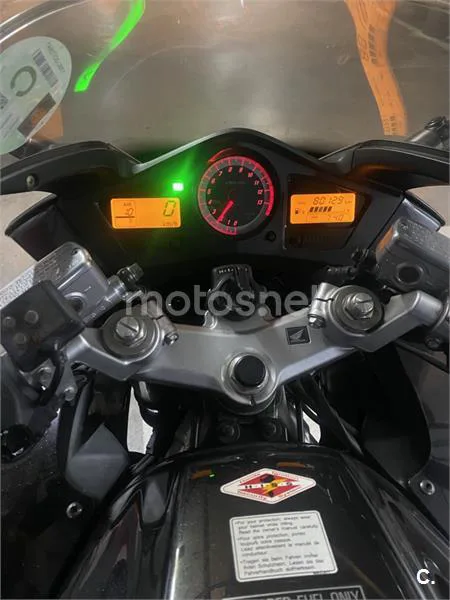 Honda VFR 800 FI – Vista 3