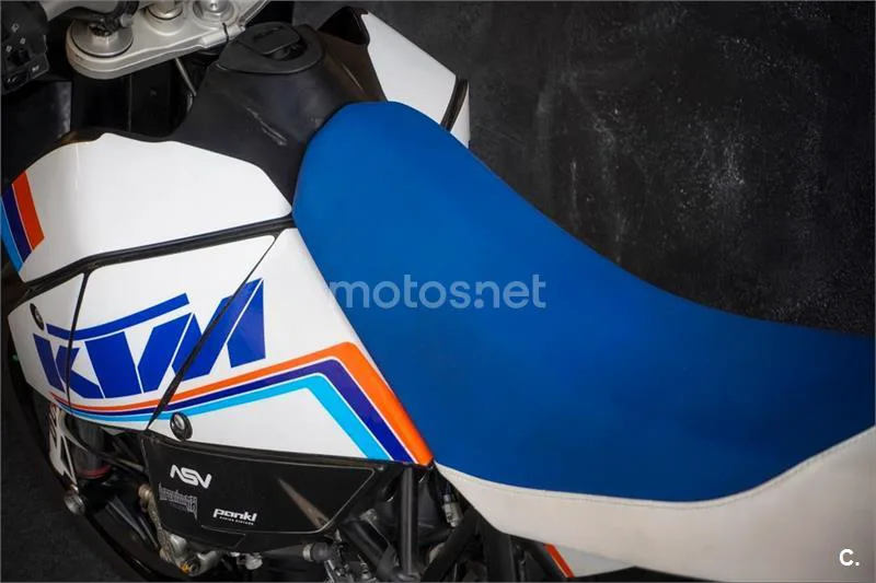 KTM 690 SMC R – Vista 12