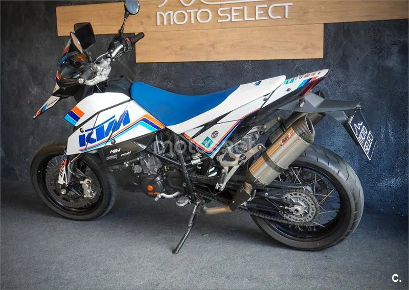 KTM 690 SMC R – Vista 13