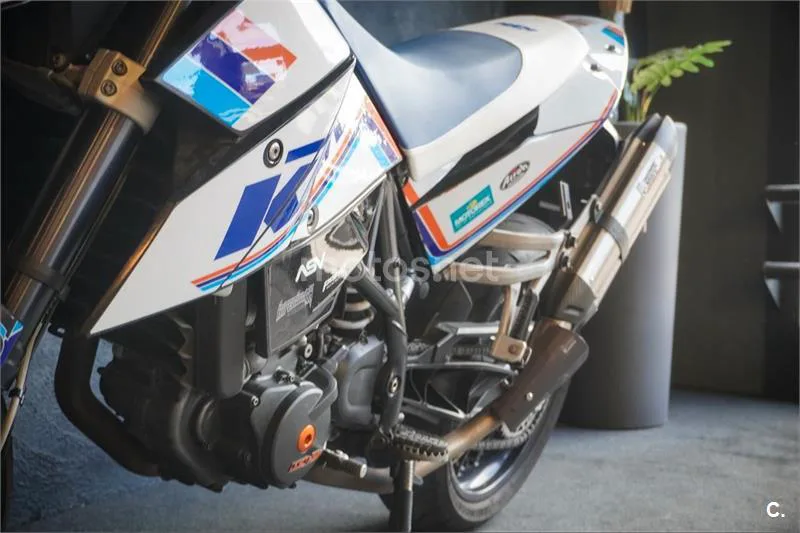 KTM 690 SMC R – Vista 14