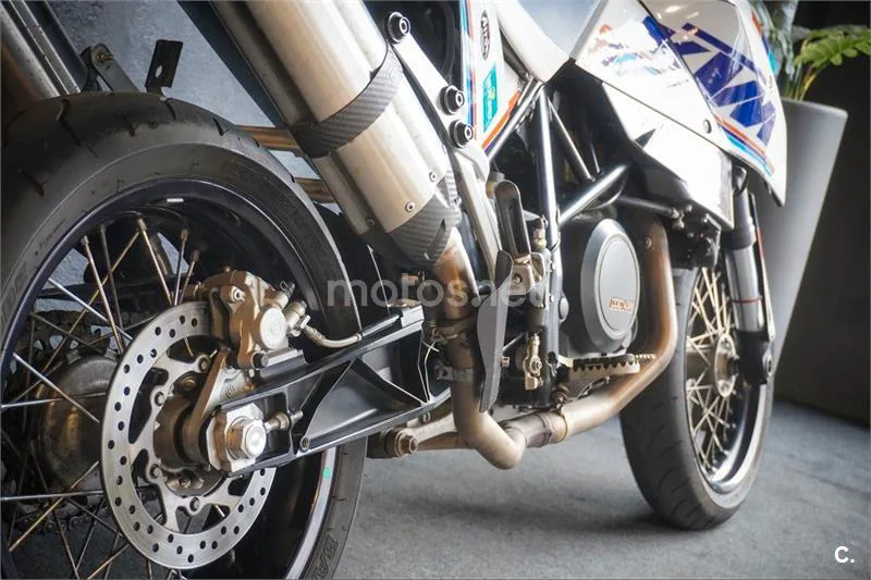 KTM 690 SMC R – Vista 3