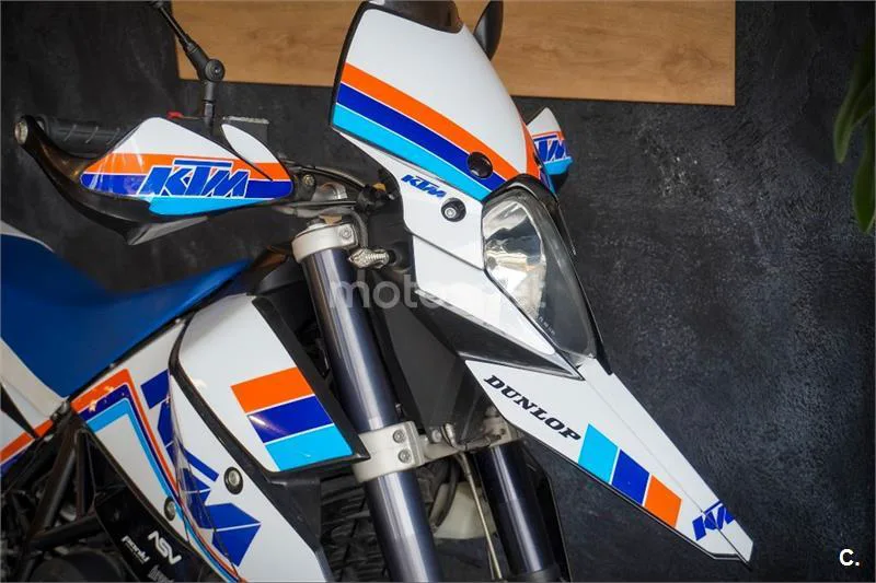 KTM 690 SMC R – Vista 4
