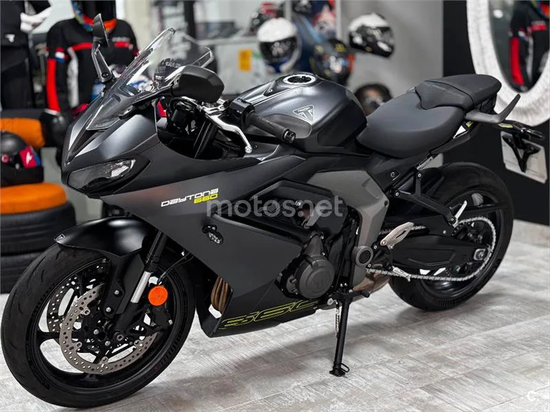 Triumph Daytona 660 – Vista 5