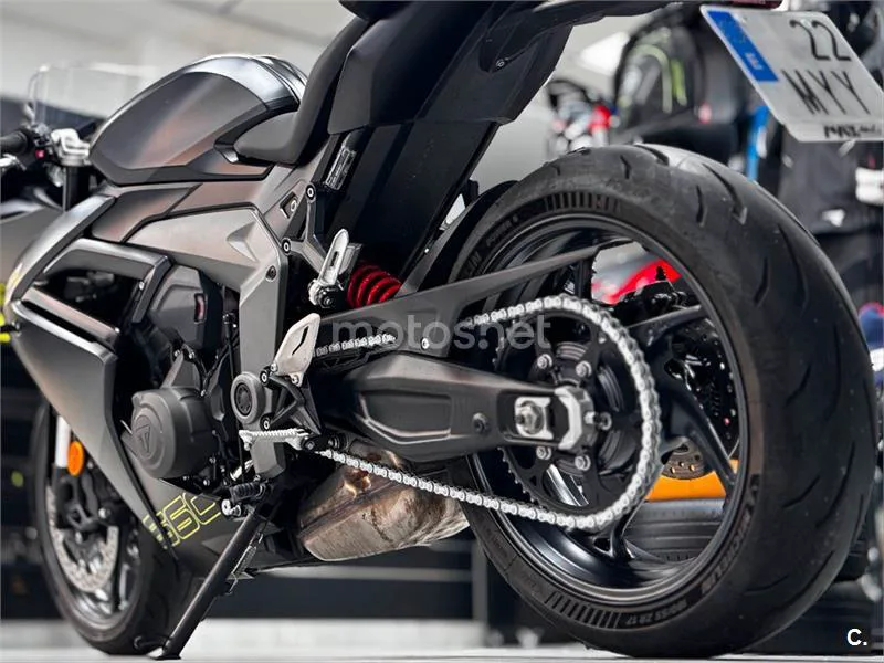 Triumph Daytona 660 – Vista 7