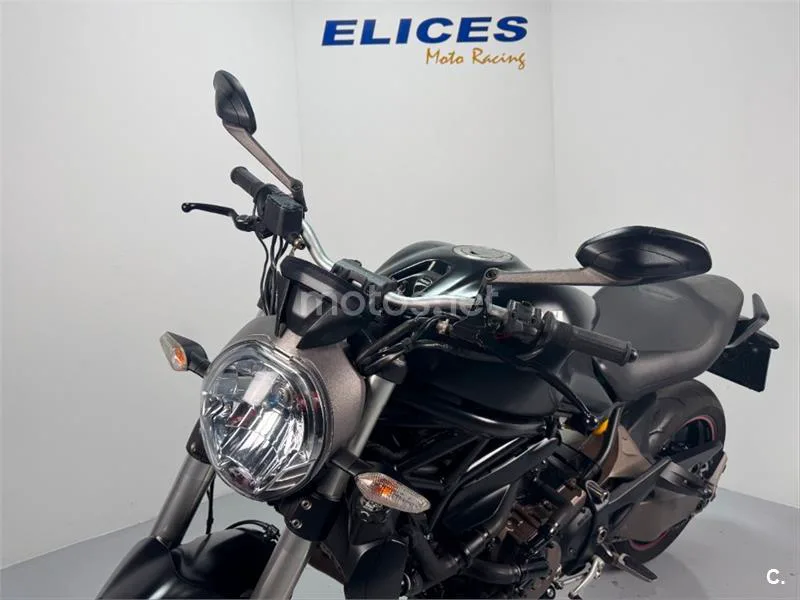 Ducati Monster 821 – Vista 12
