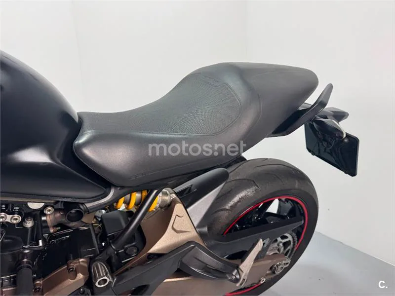 Ducati Monster 821 – Vista 15