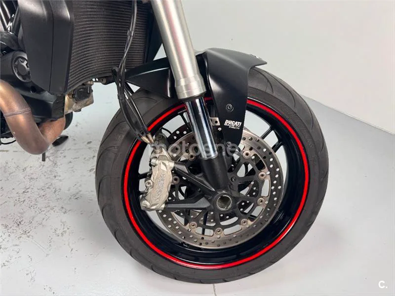 Ducati Monster 821 – Vista 4
