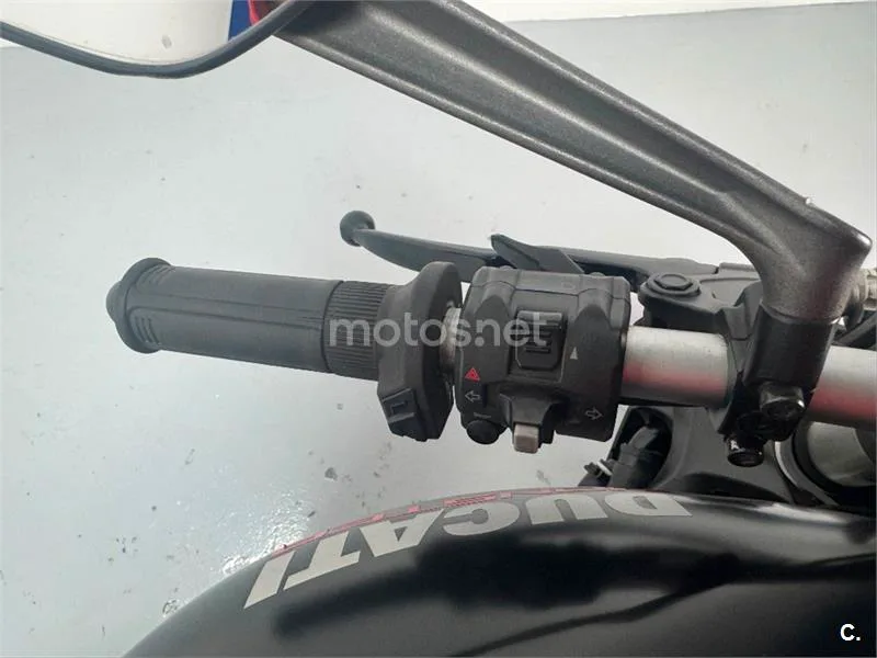 Ducati Monster 821 – Vista 9