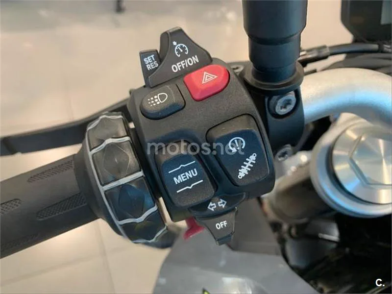 BMW F 900 R – Vista 7