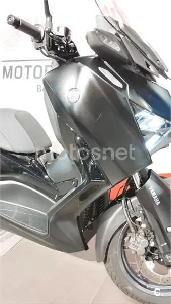 Yamaha XMAX 300 – Vista 16