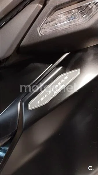 Yamaha XMAX 300 – Vista 8