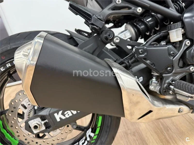 Kawasaki Z900 – Vista 11