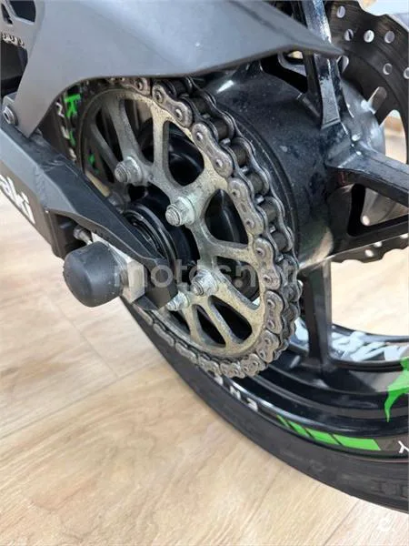 Kawasaki Z900 – Vista 12