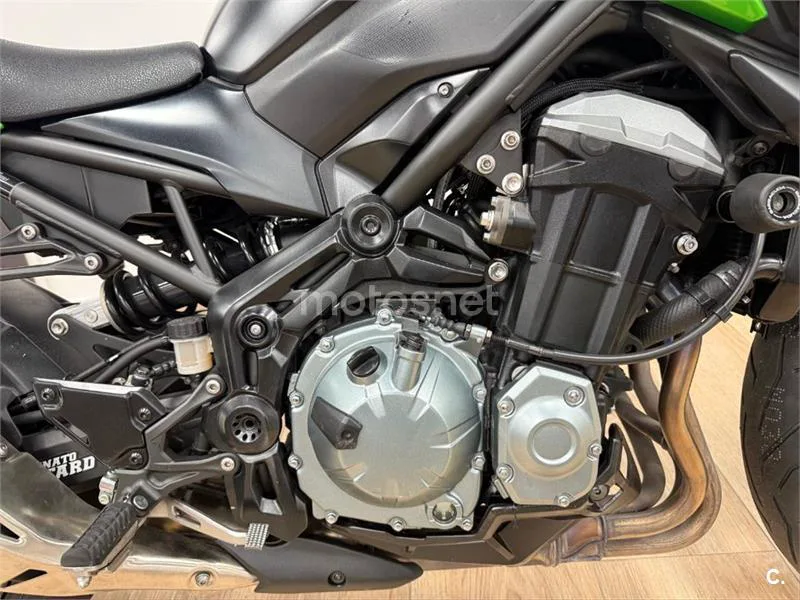 Kawasaki Z900 – Vista 13