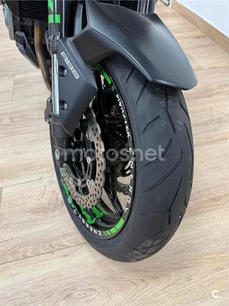 Kawasaki Z900 – Vista 14