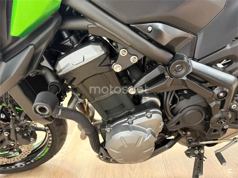 Kawasaki Z900 – Vista 9