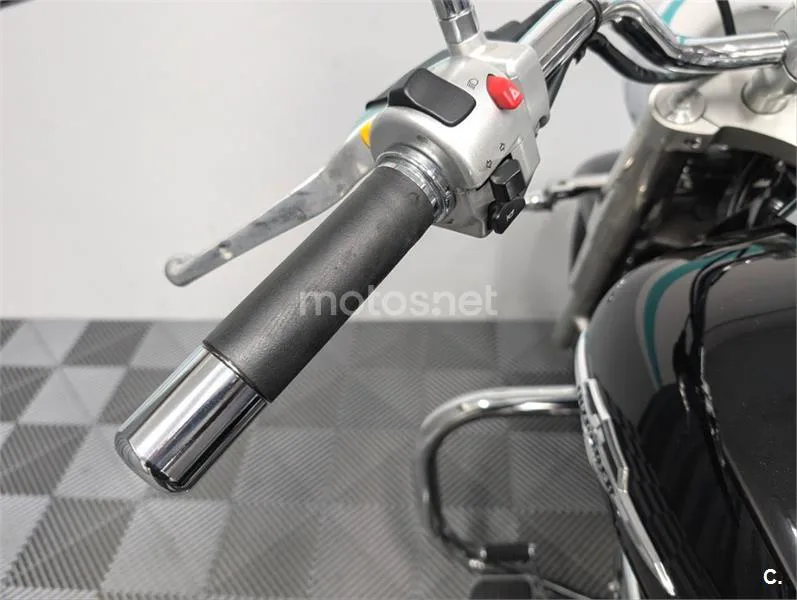 Suzuki Intruder C800C – Vista 10
