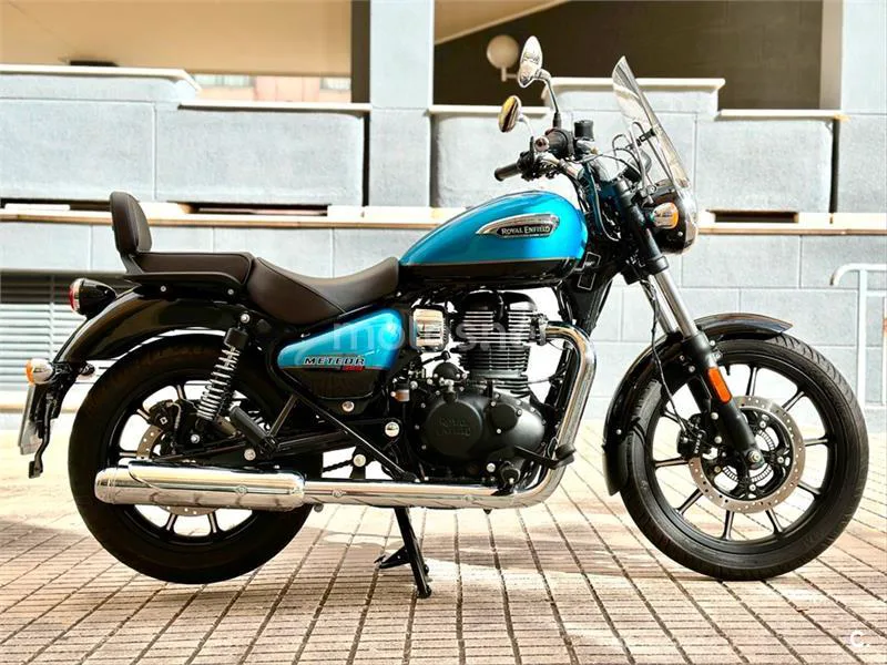 Royal Enfield Meteor 350 – Vista 23