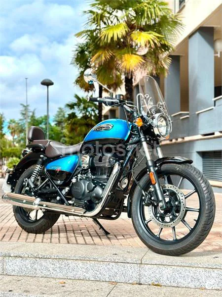 Royal Enfield Meteor 350 – Vista 32