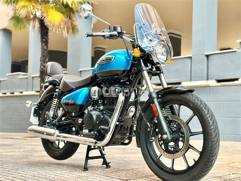 Royal Enfield Meteor 350 – Vista 38