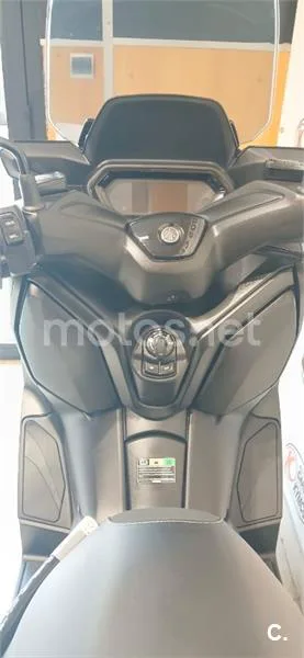 Yamaha XMAX 125 – Vista 4