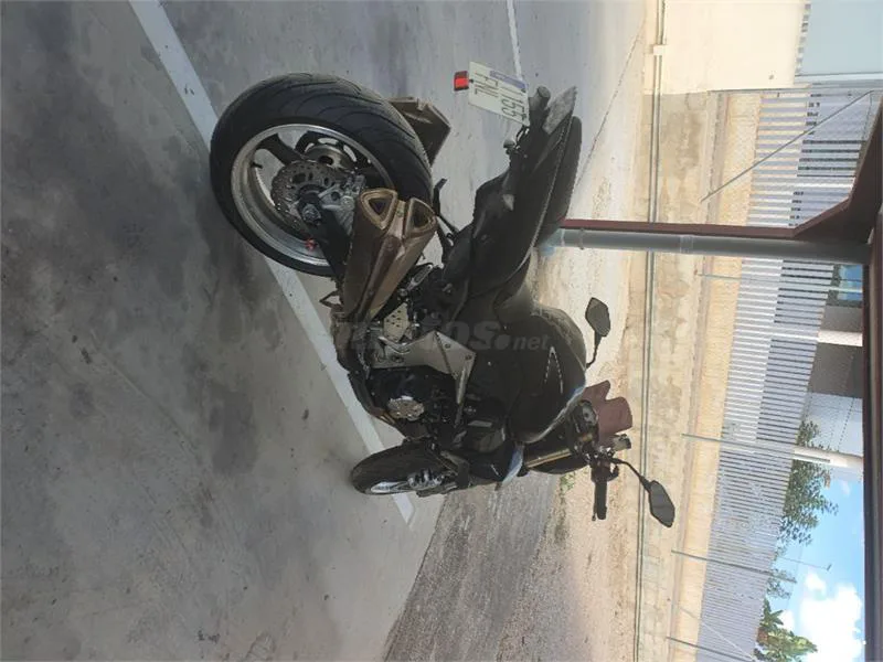 Kawasaki Z1000 – Vista 3
