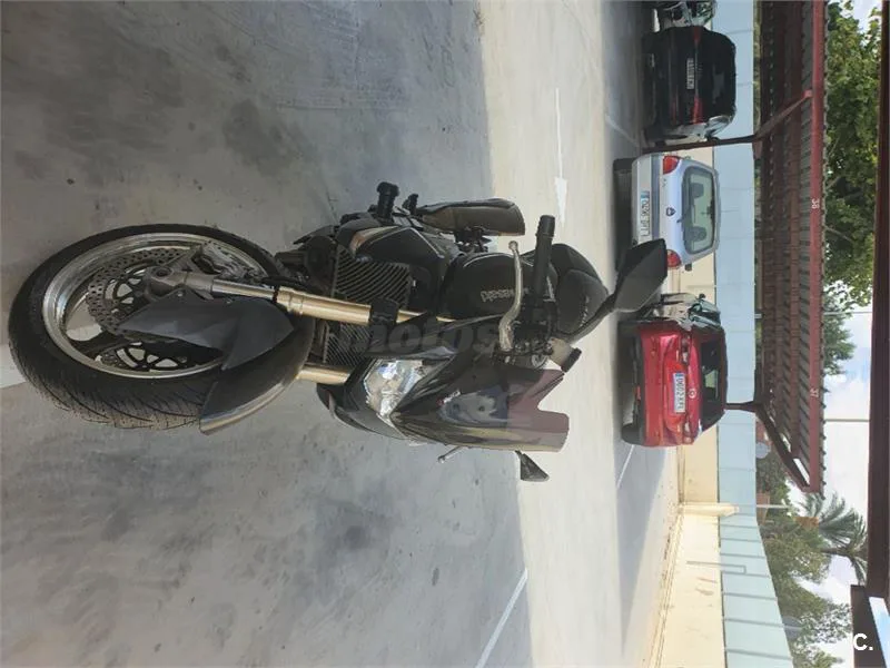 Kawasaki Z1000 – Vista 4