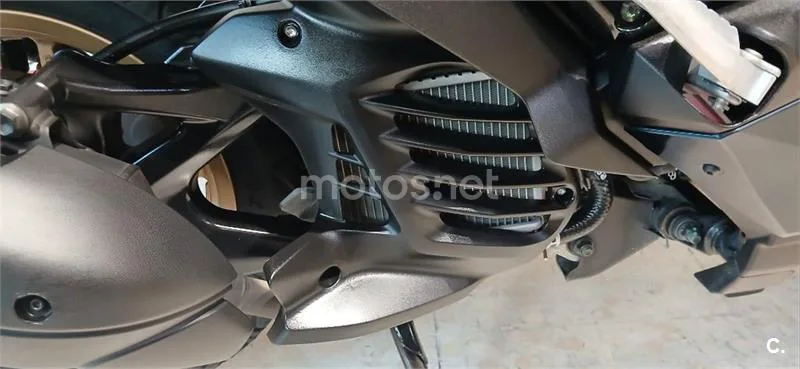 Yamaha XMAX 125 – Vista 18