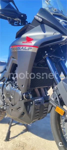 Honda XL 750 Transalp – Vista 9