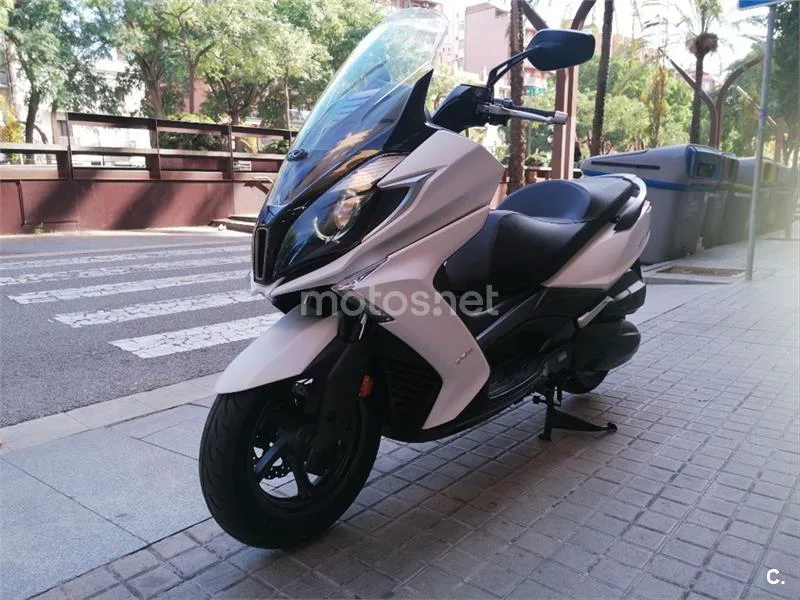 Kymco Super Dink 350 – Vista 7