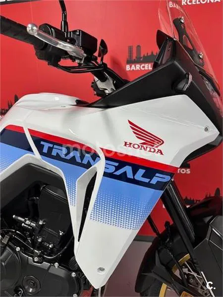 Honda XL 750 Transalp – Vista 7
