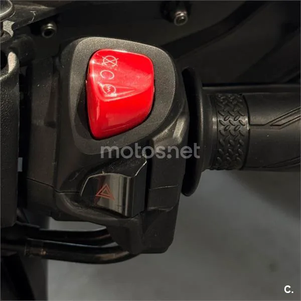 Yamaha XMAX 300 – Vista 7