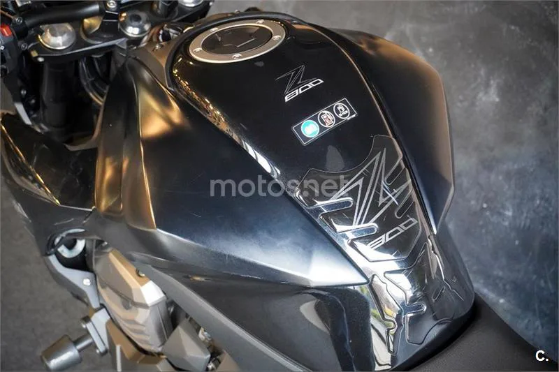 Kawasaki Z800 – Vista 14