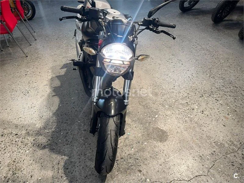 Ducati Monster 696 – Vista 3