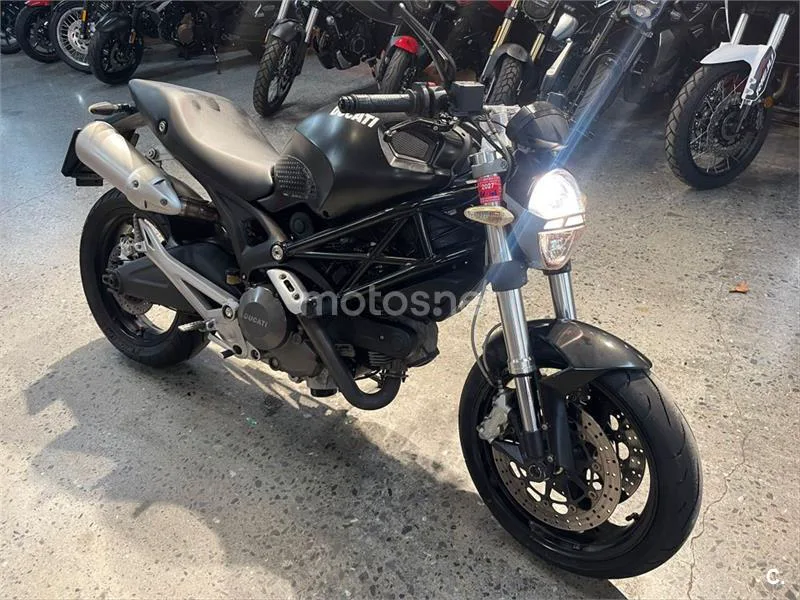 Ducati Monster 696 – Vista 4